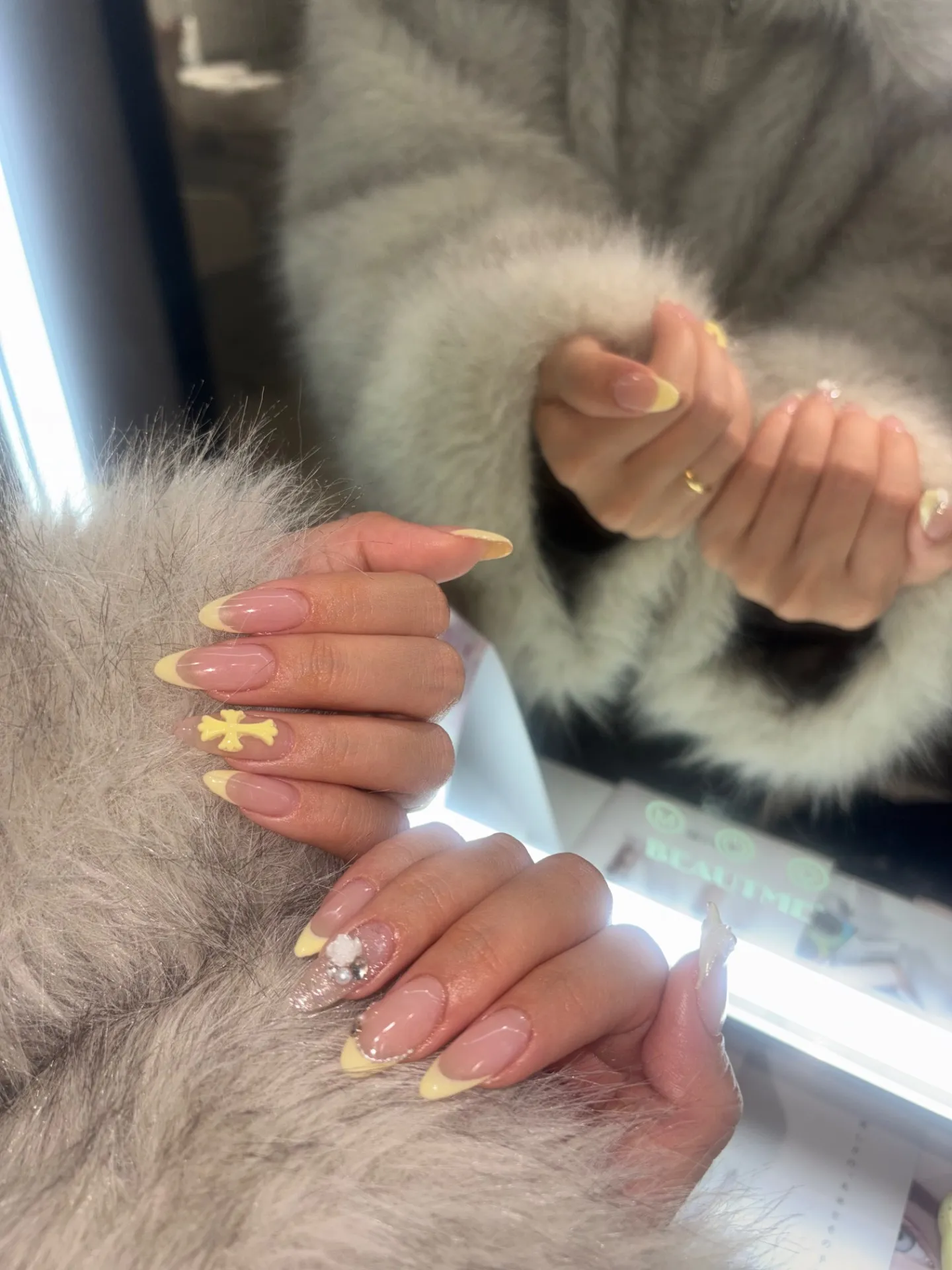 YellowFrenchNail💛